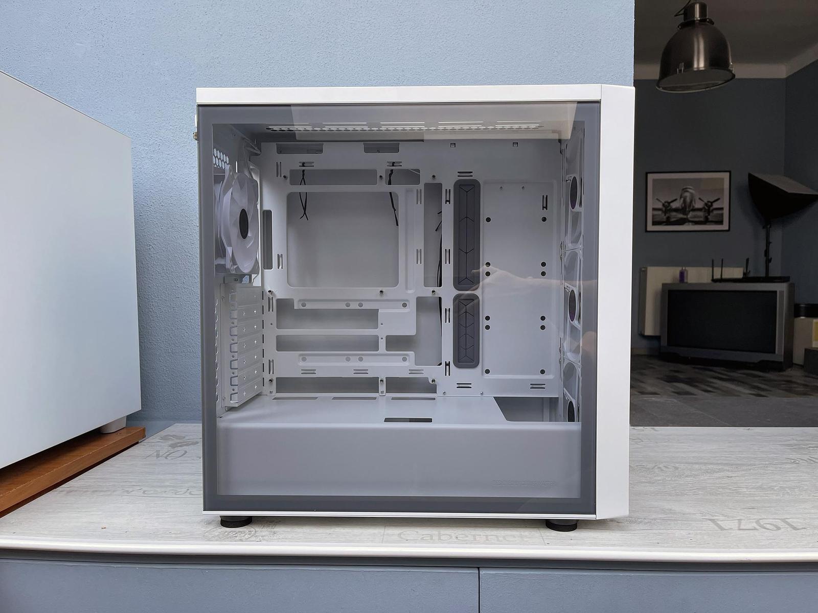 Test skříně Cooler Master MasterBox 600: Levnější, než navenek vypadá